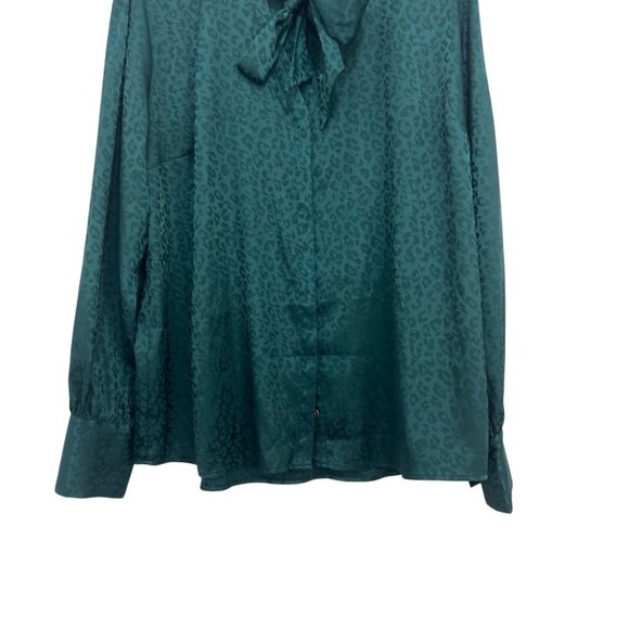 Investments Womens XL Green Leopard Print Satin Blouse Bow Tie Neck/Gold Button - Picture 11 of 12